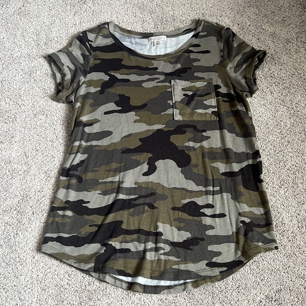 Women’s Camo Shirt - M - Picture 1 of 4